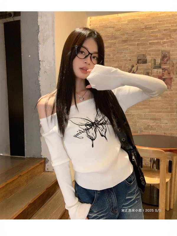 宋正恩蝴蝶印花露肩一字肩毛衣女春季正肩修身辣妹高级针织衫上衣|undefined
