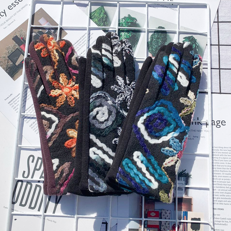 Gloves Women's Fashion Ethnic Style Embroidered Gloves Outdoor Warm Velvet-free Gloves Riding Finger Velvet Gloves