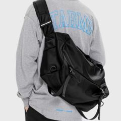 日本製大容量クロスボディバッグメンズスポーツフィットネスバッグトレンディな作業服機能的なメッセンジャーバッグショルダーバッグ染めリング