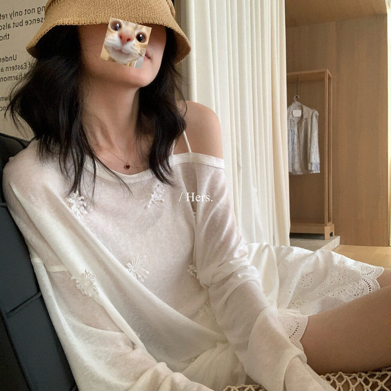 Hers Korean Standard Off-Shoulder One-Line Collar Three-Dimensional Floral Sun-Protective Long-Sleeve T-Shirt for Women 2026 Summer Loose Cover-Up Top Hers Korean Standard Off-Shoulder One-Line Collar Three-Dimensional Floral Sun-Protective Long-Sleeve T-Shirt for Women 2026 Summer Loose Cover-Up Top