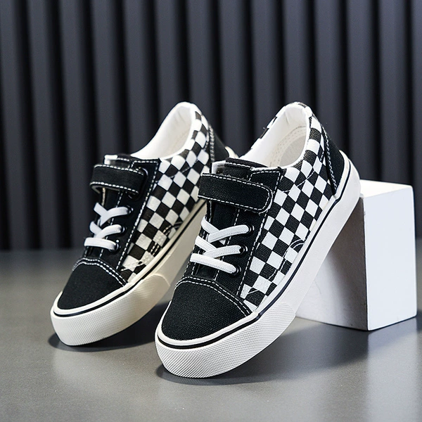 Black and white grid