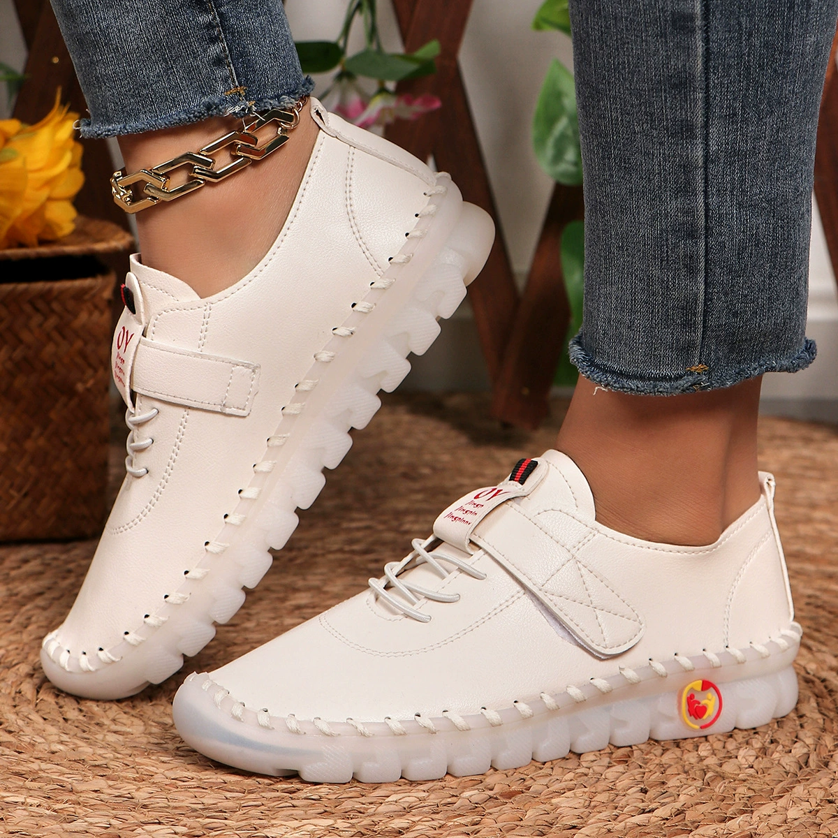 Women’s summer velcro shoes for moms, plus sizes 36–45, soft cushioned sole