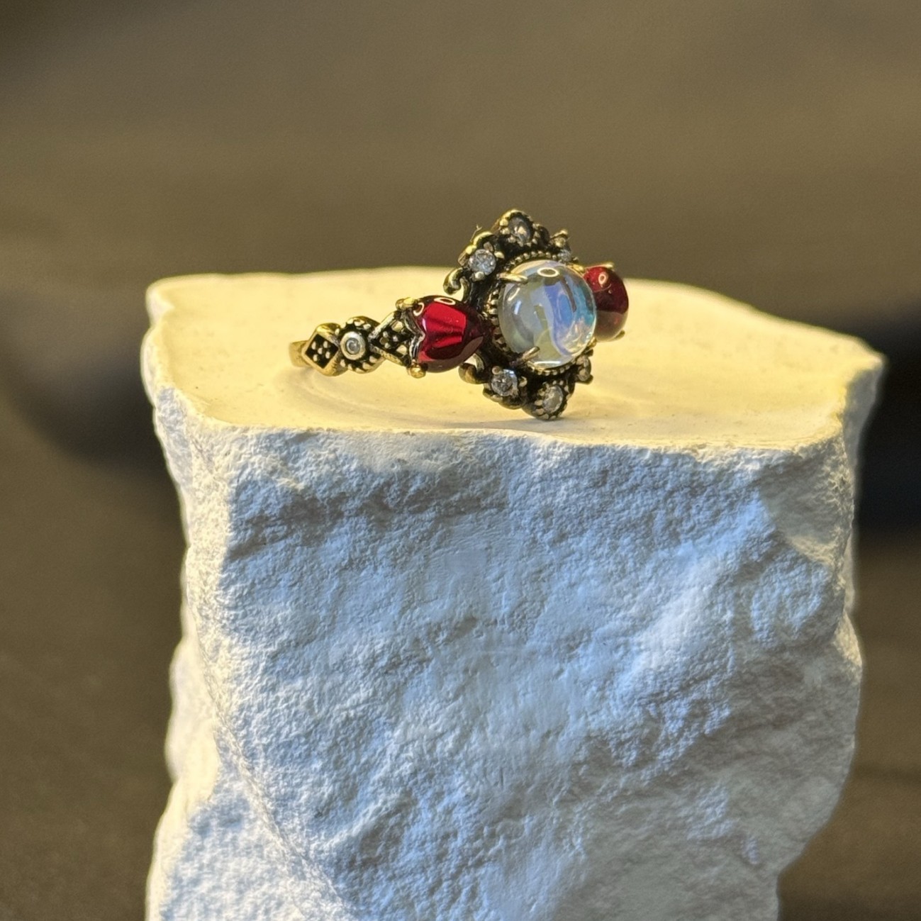 Natural Crystal And Gemstone Charm For Positive Energy And Luck_voghion.com