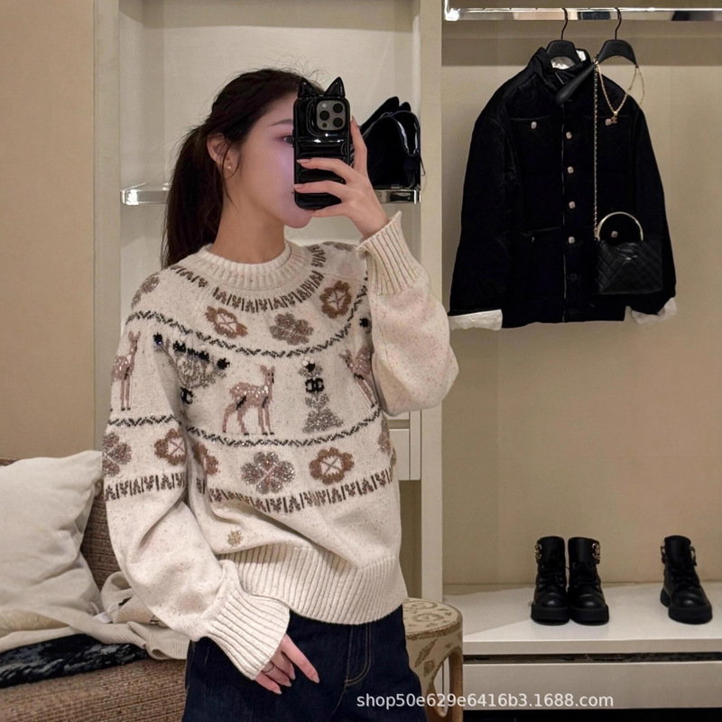High Version 2025 Autumn and Winter New Heavy Industry Deer Flower Element Embroidered Round Neck Long-Sleeved Knitwear for Women