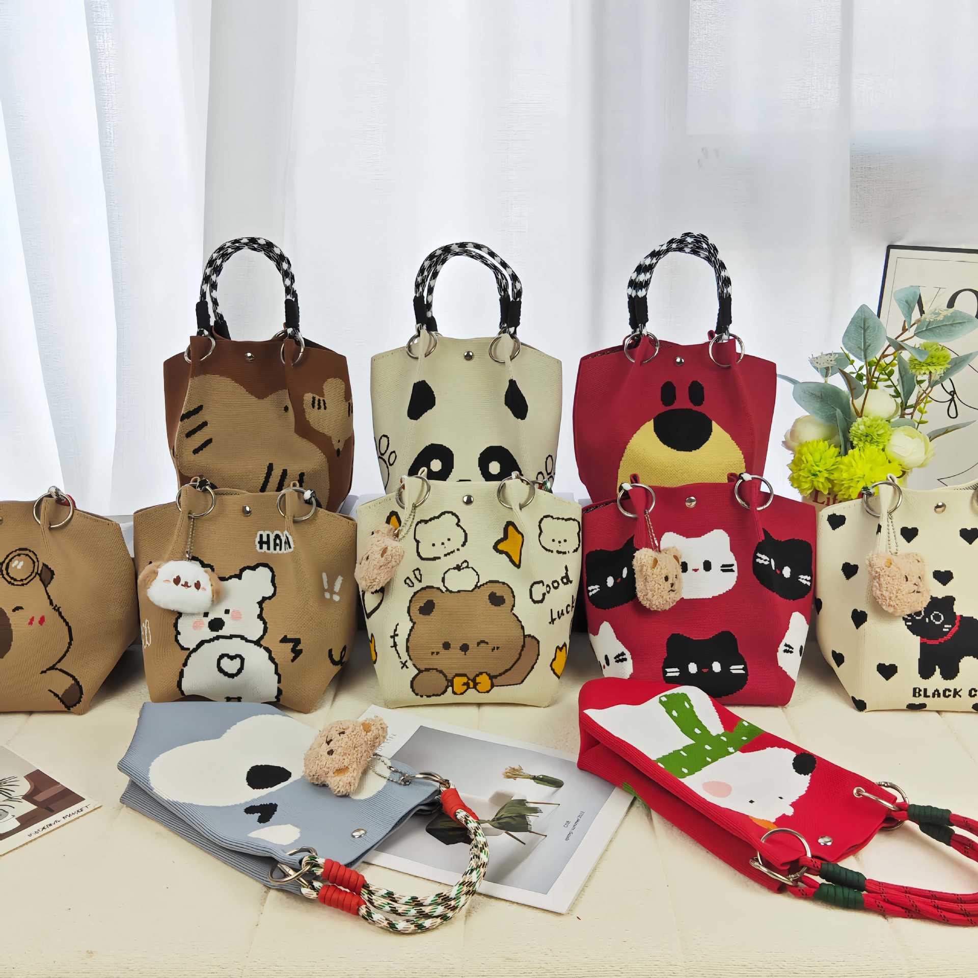 Knitted handbag gift bag, cartoon custom commuting large-capacity small square bag