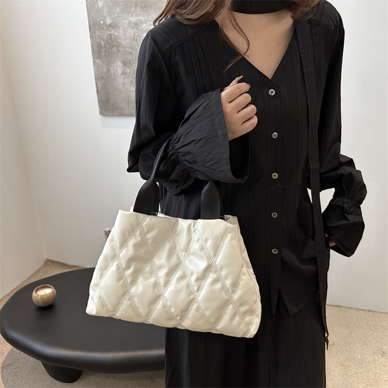 Bolsos populares de este año para mujeres 2024 nuevos bolsos de Lingge de diseño de nicho de moda