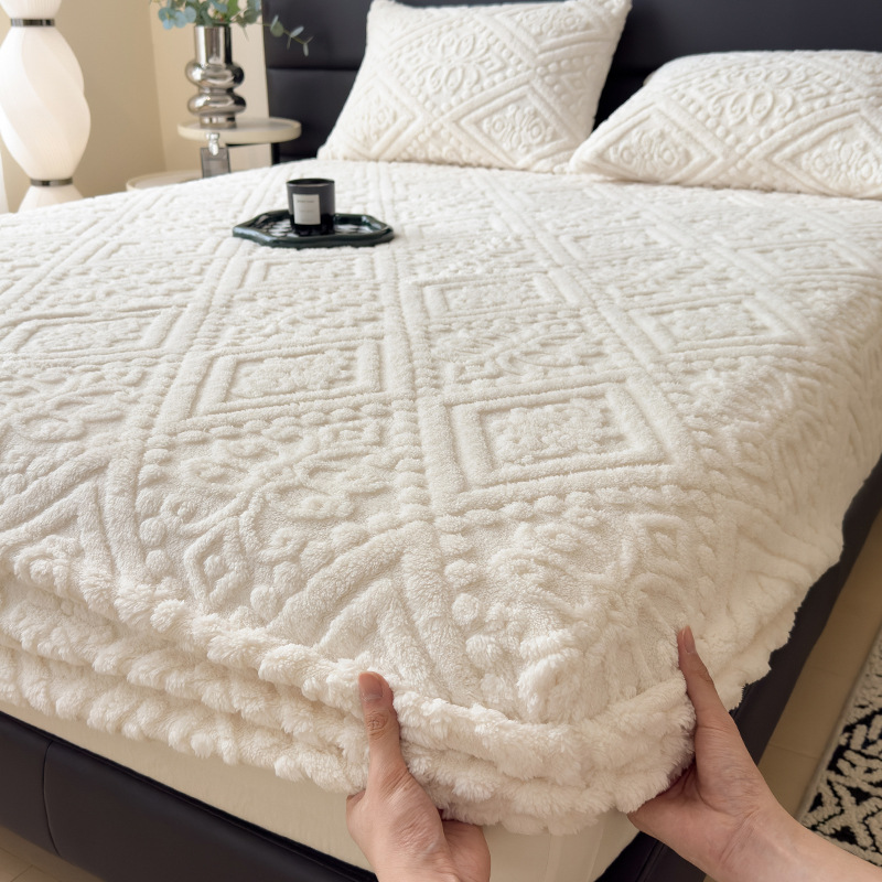 Cama de terciopelo de leche tallada una sola pieza en otoño y invierno calentamiento Simmons colchón cubierta de cubierta de cama de terciopelo de coral grueso cubierta