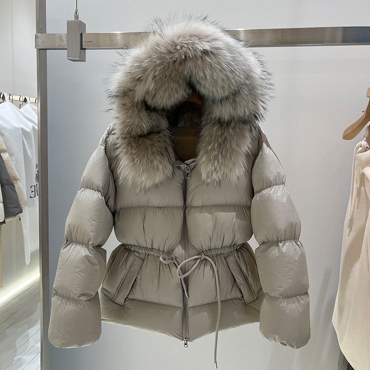 2026 winter new style women's short, fitted, and slimming down jacket with a large raccoon fur collar and hood, filled with 90% white duck down for warmth 2026 winter new style women's short, fitted, and slimming down jacket with a large raccoon fur collar and hood, filled with 90% white duck down for warmth