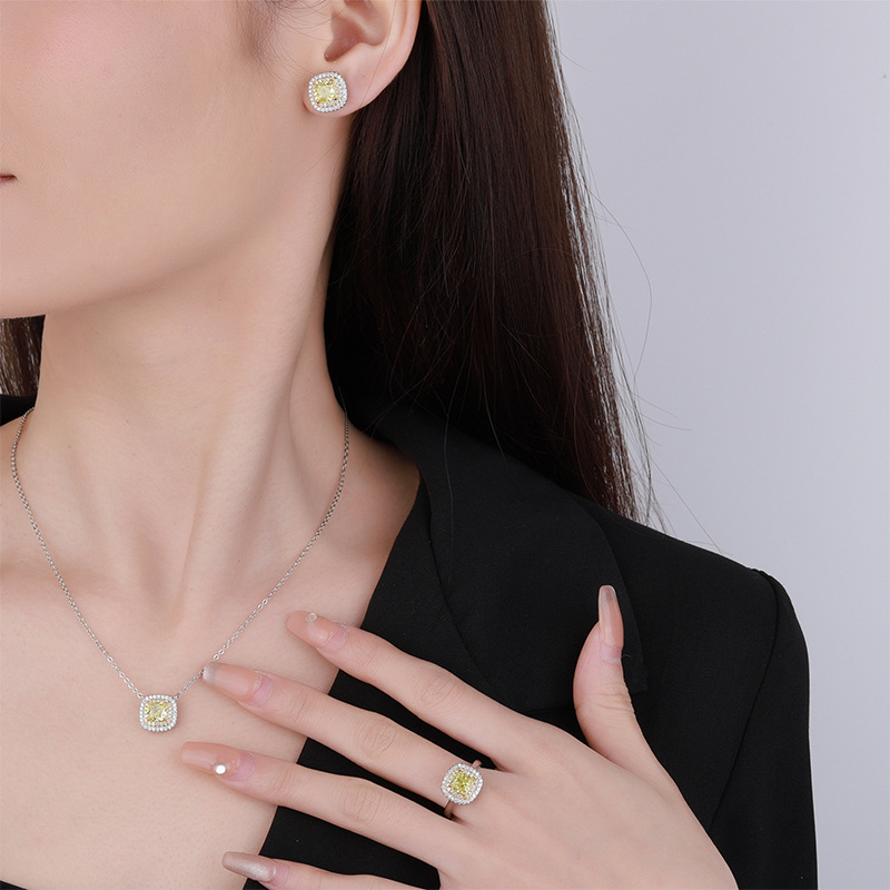 Otoño e invierno nuevo estilo Zhuangsheng conjunto de joyas con alto contenido de carbono diamante flor de hielo cobre cortado con incrustaciones de manzana conjunto verde piedra principal 6*6