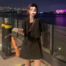 夏季两件套韩版2025新款设计感甜酷西装短款宽松短袖小西服女套装