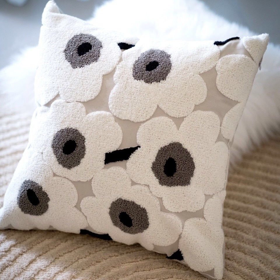 新款抱枕创意花朵罂粟花刺绣抱枕靠枕北欧ins风卧室沙发客厅
