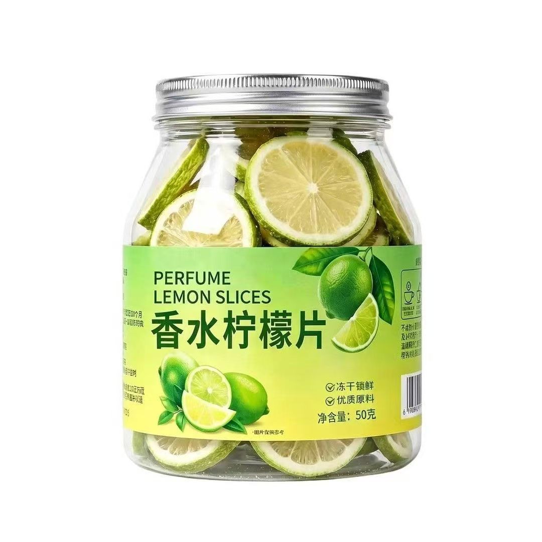 Seedless Lemon Slices Freeze Dried Lemon Tea 50g Jar for Hot or Cold Brew in use