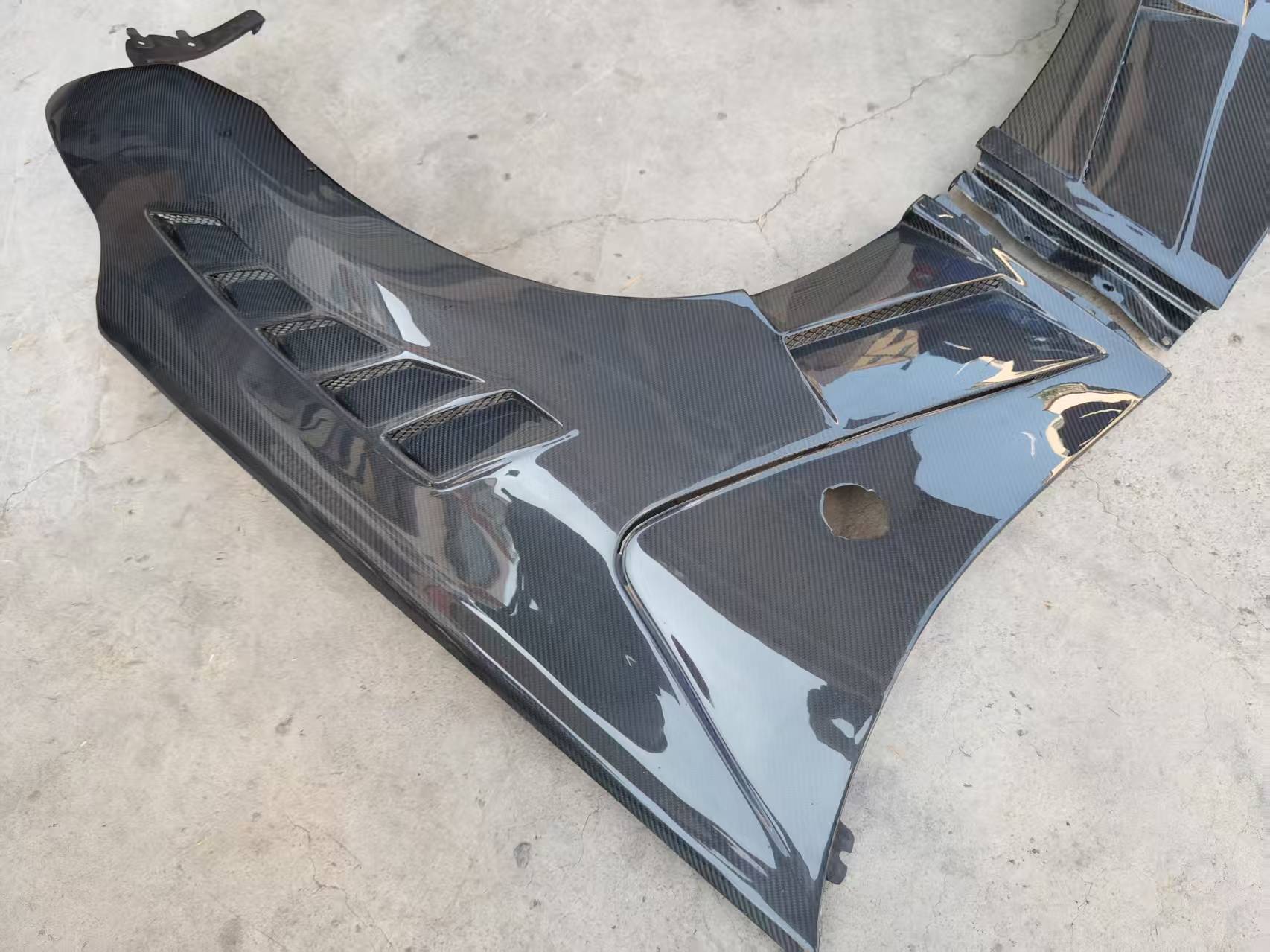 Suitable for Nissan 370Z Modified Lightweight Carbon Fiber Perforated Fender Car Parts Mudguard