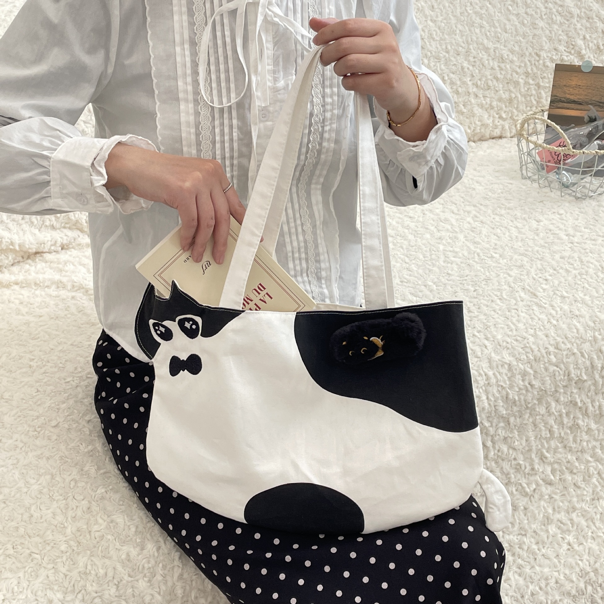 Women's Canvas Cat Cute Square Open Tote Bag display picture 35