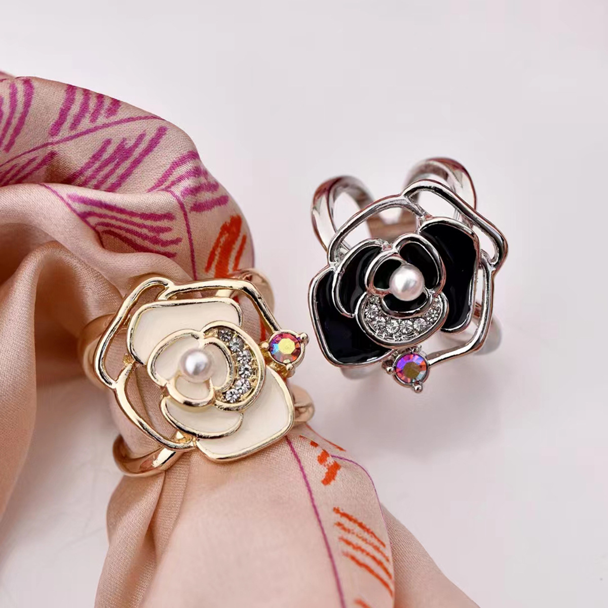 21g Weight Scarf Buckle High-end Versatile Fashion Women's Silk Scarf Ring Advanced Floral Simple Scarf Universal Fixed Clothes Corner Buckle