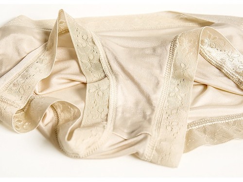 Knitted silk underwear for women, comfortable and breathable 100 mulberry silk large size seamless heavy mid-waist briefs