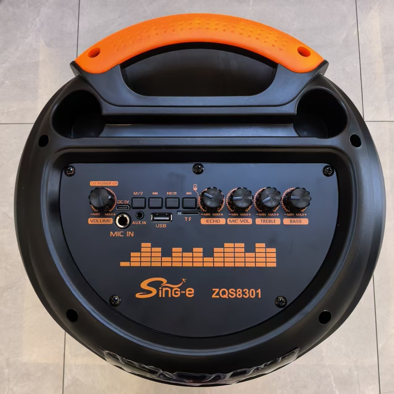 Parlante Bluetooth Portátil ZQS8301/ZQS8302 8*3 Pulgadas de Plástico con Entrada de Tarjeta para Karaoke