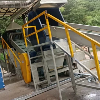南非废塑料LDPE薄膜回收清洗机，烟草膜废料破碎清洗挤干机