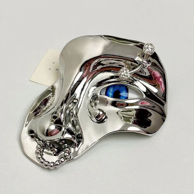 Exaggerated Half-face Mask Cuban Necklace High-end Retro Torque_voghion.com