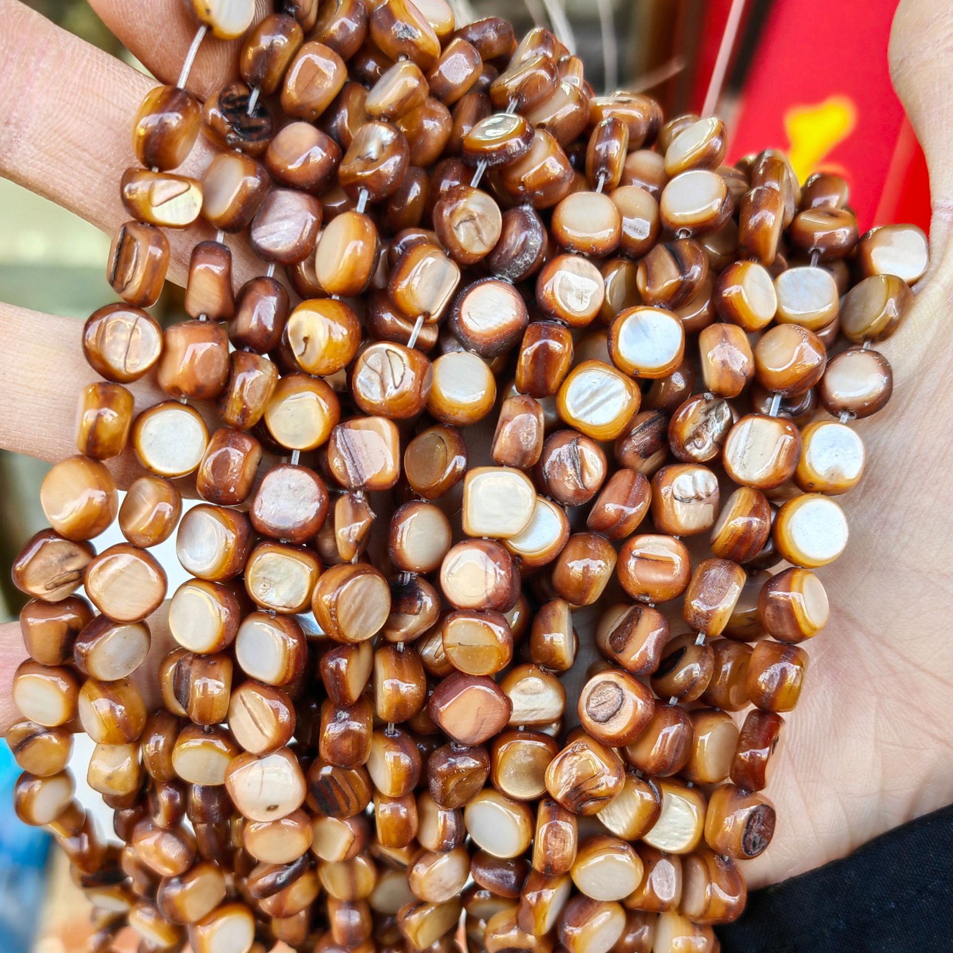 Conchas de cabeza de toro natural 8mm con cuadrados semiacabados perlas dispersas accesorios de joyería diy al por mayor