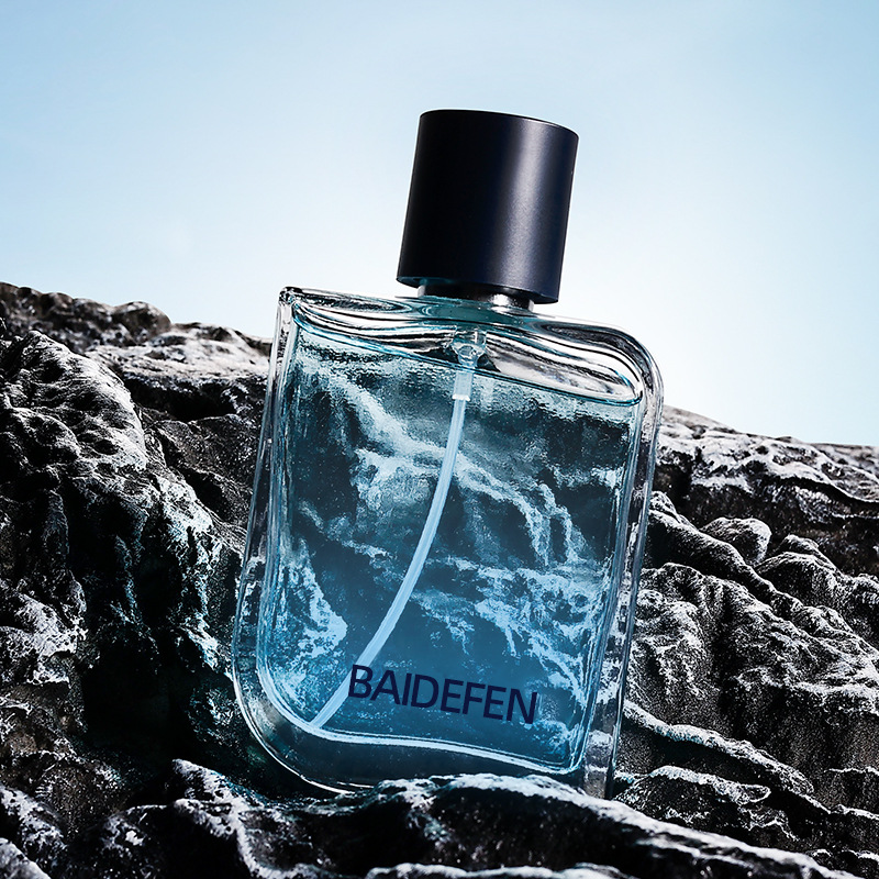Al por mayor transfronterizo cuatro perfumes masculinos frescos y duraderos de madera fragancia fragrante colonia de la fiesta estudiantil del océano venta directa