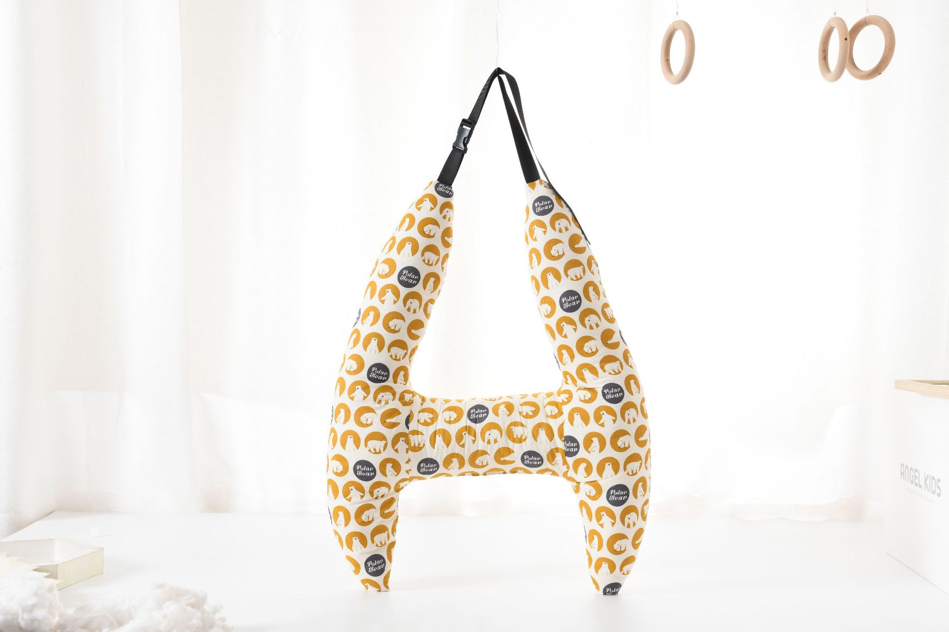 노란색과 흰색 북극곰