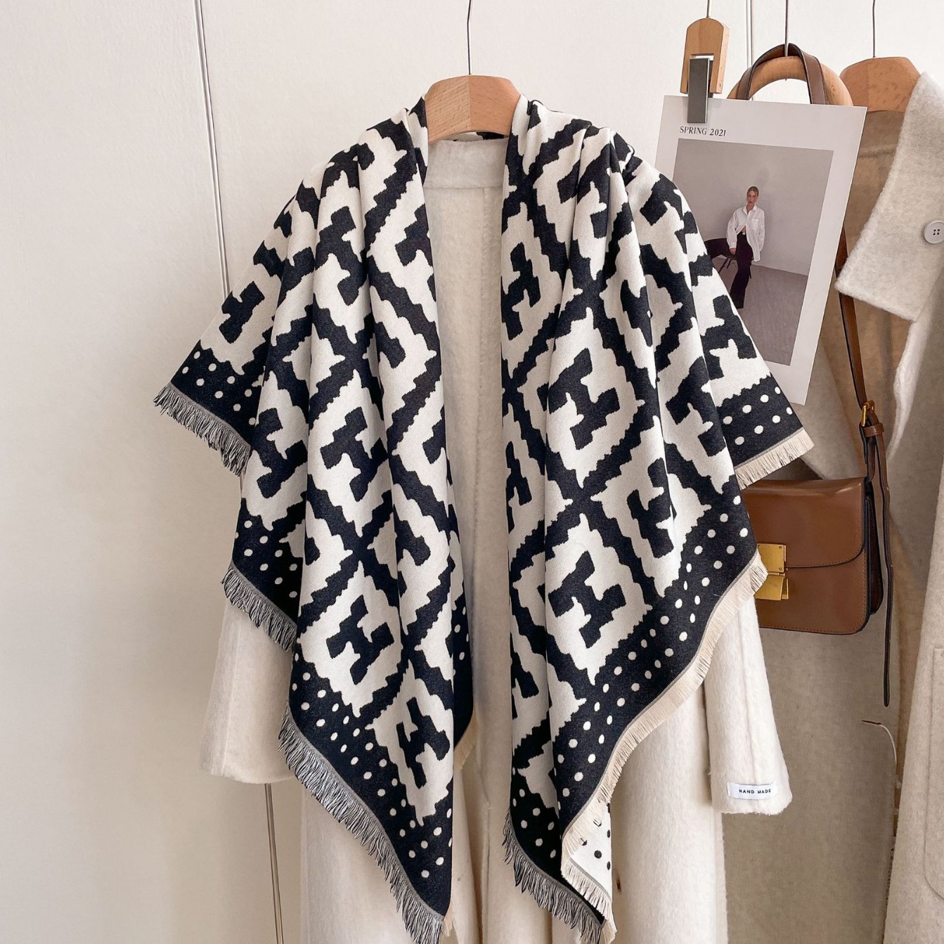 Ventas calientes de otoño y invierno de nuevo estilo coreano imitación de cachemira toallas generosas mujeres moda universal gruesa capa cálida chal