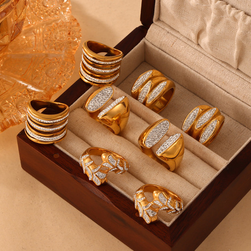 Elegant and Minimalist Titanium Steel Gold-plated Multi-layered Starry Diamond Design Ring for the Index Finger