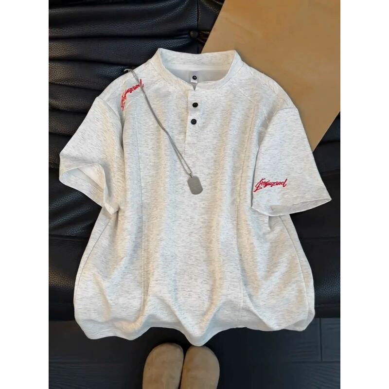 American-Style Red Label Embroidered Men's T-Shirt, Summer Boxy Heavyweight Henley Collar Short-Sleeve Shirt with a Cool and High-End Feel, Regular Shoulder Polo Shirt