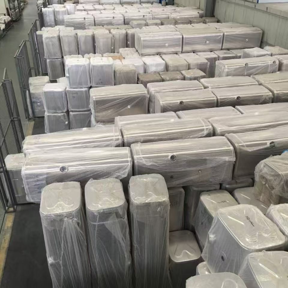 Suitable for Sinotruk Howo Aluminum Alloy Fuel Tank 113*65*68, Customized Fuel Tank for Shandeka Diesel Truck