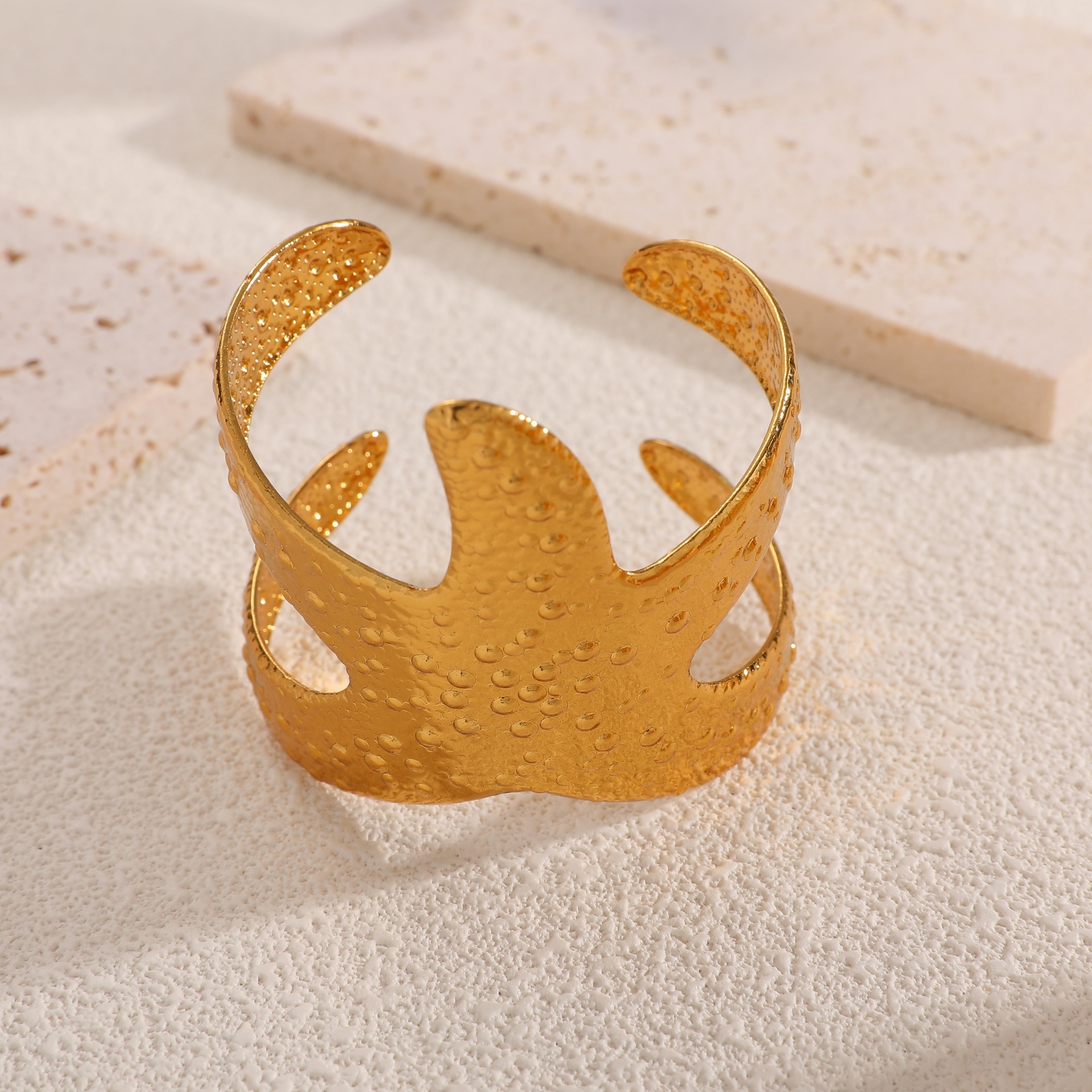 Europa y los Estados Unidos oro galvanizado imitación de frita abertura pulsera temperamento pulsera de moda transfronteriza lujo ligero alta sensación de joyas al por mayor