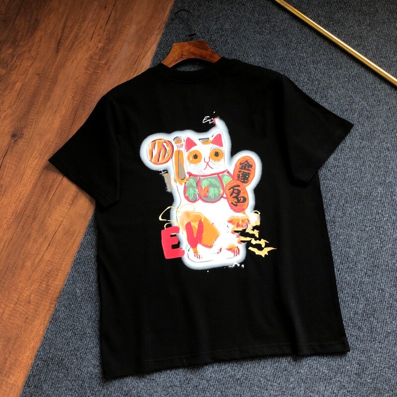 26 New Summer Style Ev Fushen Short-Sleeved Lucky Cat Large Logo Printed Loose Casual Round Neck T-Shirt 26 New Summer Style Ev Fushen Short-Sleeved Lucky Cat Large Logo Printed Loose Casual Round Neck T-Shirt