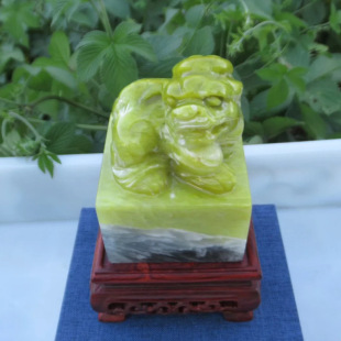 ���|�˻��S�ūF���µ�~ӡ�¾Gʯ6.1*6.1*8.5CM��������Ә�Ʒʯ