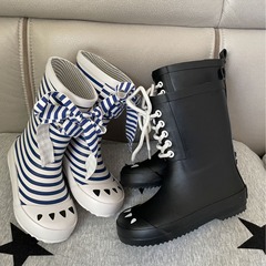 もとの工場のフランスの子供の雨靴のファッションブランドの男女の赤ちゃんboxは同じゴムの靴のシマウマのストライプの雨靴のひもを結びます。