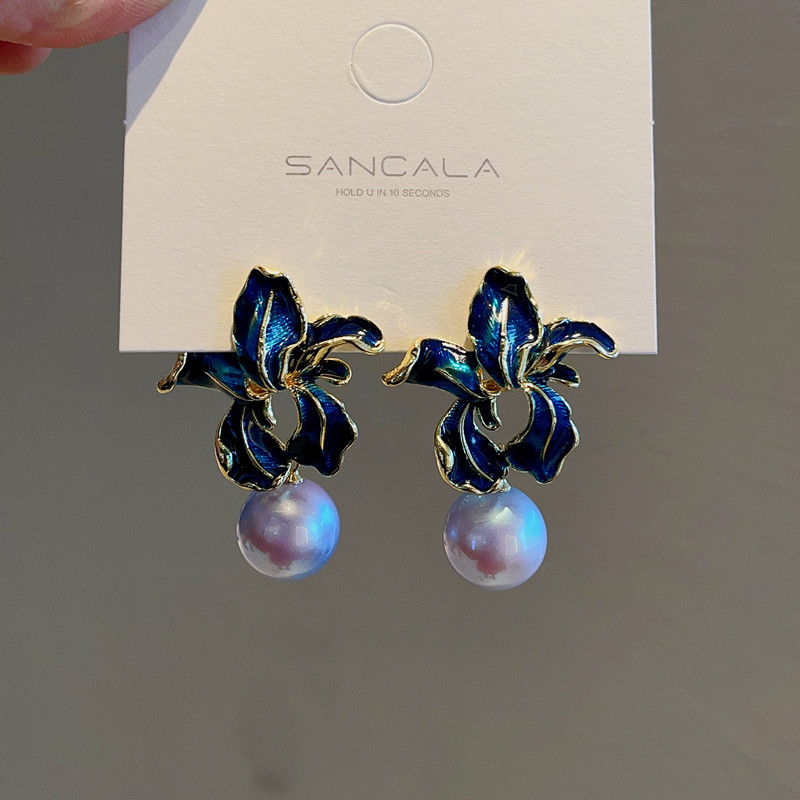 Plating, Inlay Design 1 Pair Elegant Flower Plating Inlay Imitation Pearl Copper Zircon Earrings