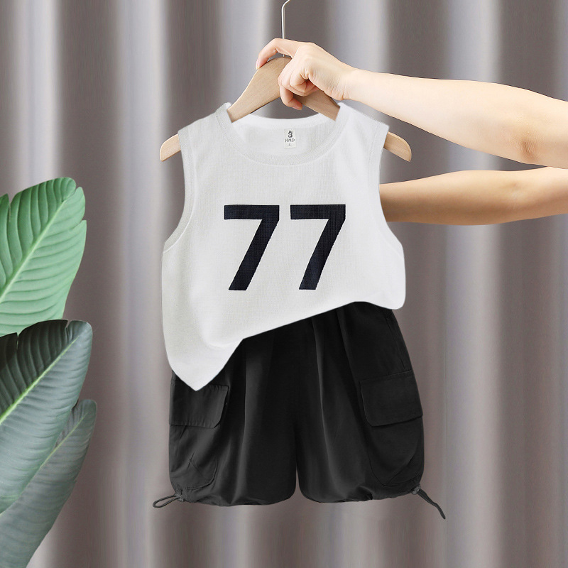 Pantalones blancos y negros