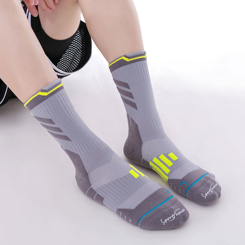 Men's Mid-Calf Thickened Antibacterial Practical Basketball Elite Socks Professional Breathable Non-Slip Functional Fitness Running Sports Socks Men's Mid-Calf Thickened Antibacterial Practical Basketball Elite Socks Professional Breathable Non-Slip Functional Fitness Running Sports Socks