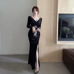 Velvet retro evening dress with buttocks wrapped and lace hollowed out spicy girl high slit long skirt