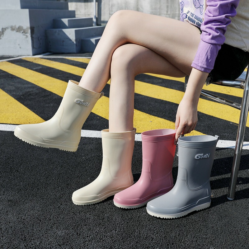 Fashion rain shoes women's solid color simple mid-barrel rain boots waterproof non-slip wear-resistant outer wear kitchen work water shoes wholesale