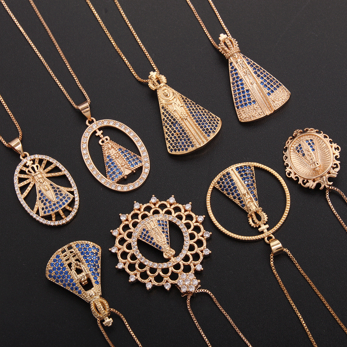 Oro de la manera hueco de cobre chapado en oro con incrustaciones de circón colgante de encaje collar religioso accesorios de la joyería europea y americana transfronteriza al por mayor