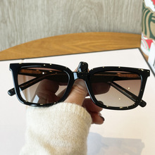 方形网红个性墨镜男士高级感复古TR板材脚偏光镜防紫外线太阳镜女