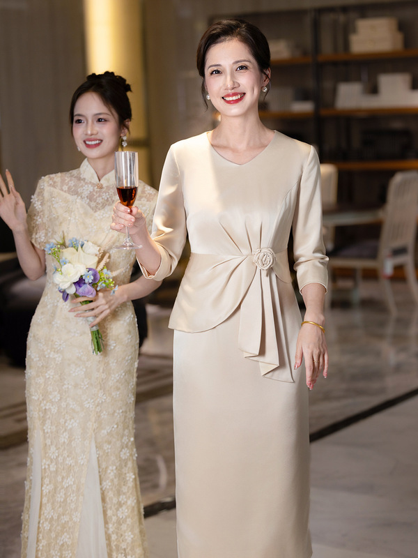 新款高端婚礼丈母娘装结婚连衣裙妈妈装喜婆婆婚宴装改良旗袍礼服|undefined