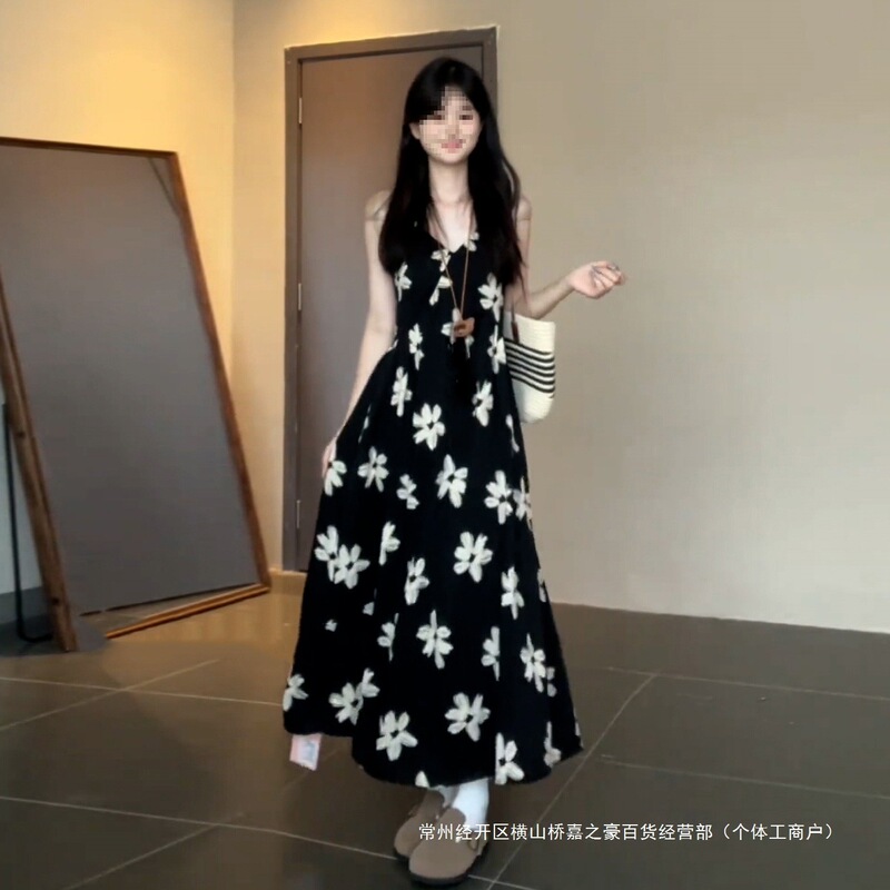 French-Style Black Floral Spaghetti Strap Dress for Women, Summer 2023 New Petite Elegant Beach Vacation Long Dress with Mesh
