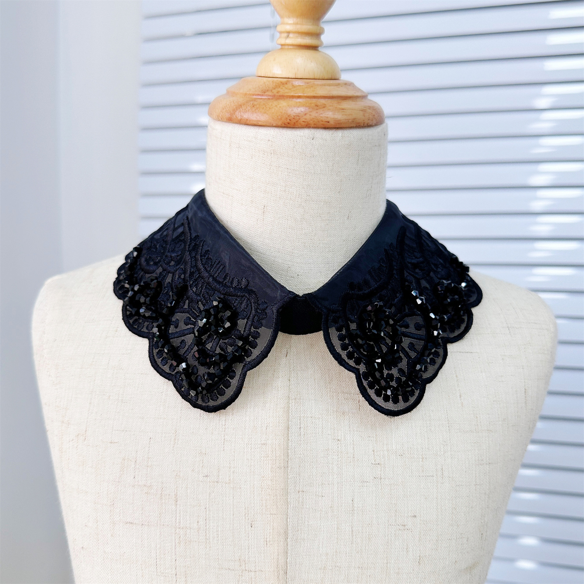 Nuevo collar de muñeca de todo fósforo collar falso con cuentas blancas collar de la camisa de las mujeres bufanda accesorios collar vestido hebilla collar asiento