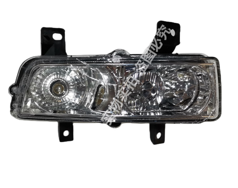 Suitable for 09-16 Emgrand ec718/EC715 front fog lamp assembly front bar lampshade fog lamp frame daytime running lights