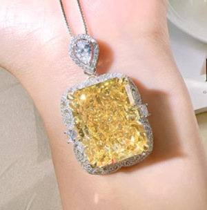 Zhuang Sheng joyería S925 plata Venta caliente de alto carbono diamante hielo flor cortada grasa largo cuadrado grande colgante luz lujo principal 18*23