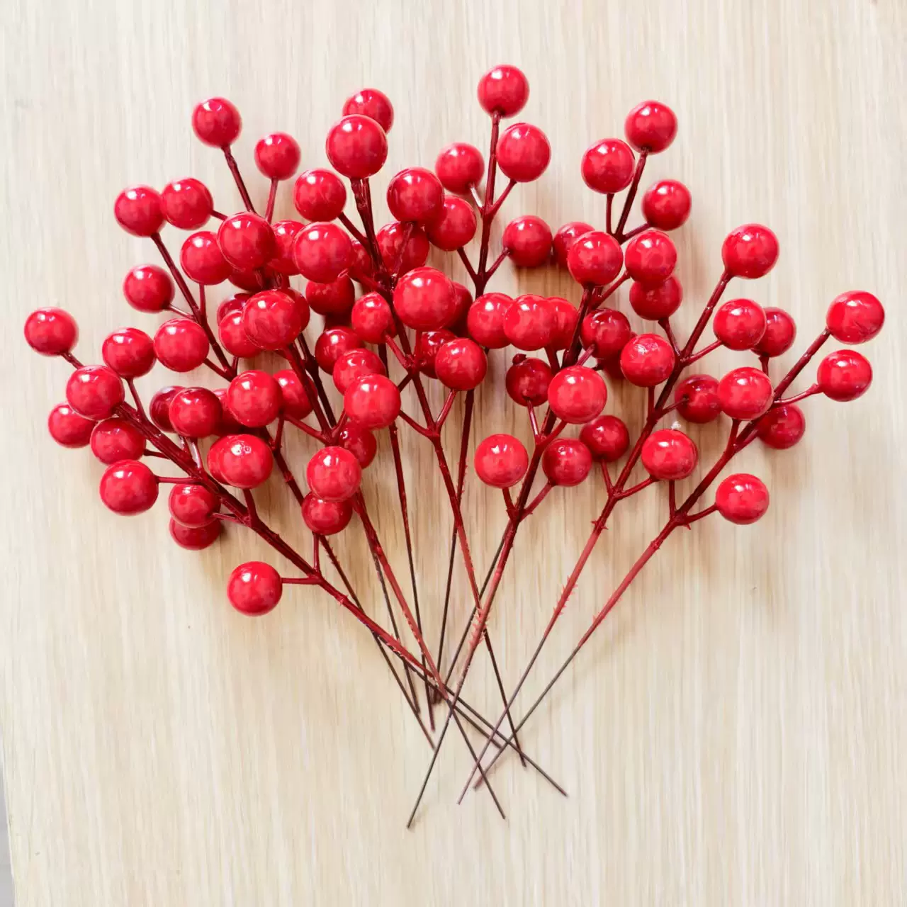仿真红果发财果家居装饰摄影道具喜庆节日插枝7头冬青果厂家批发