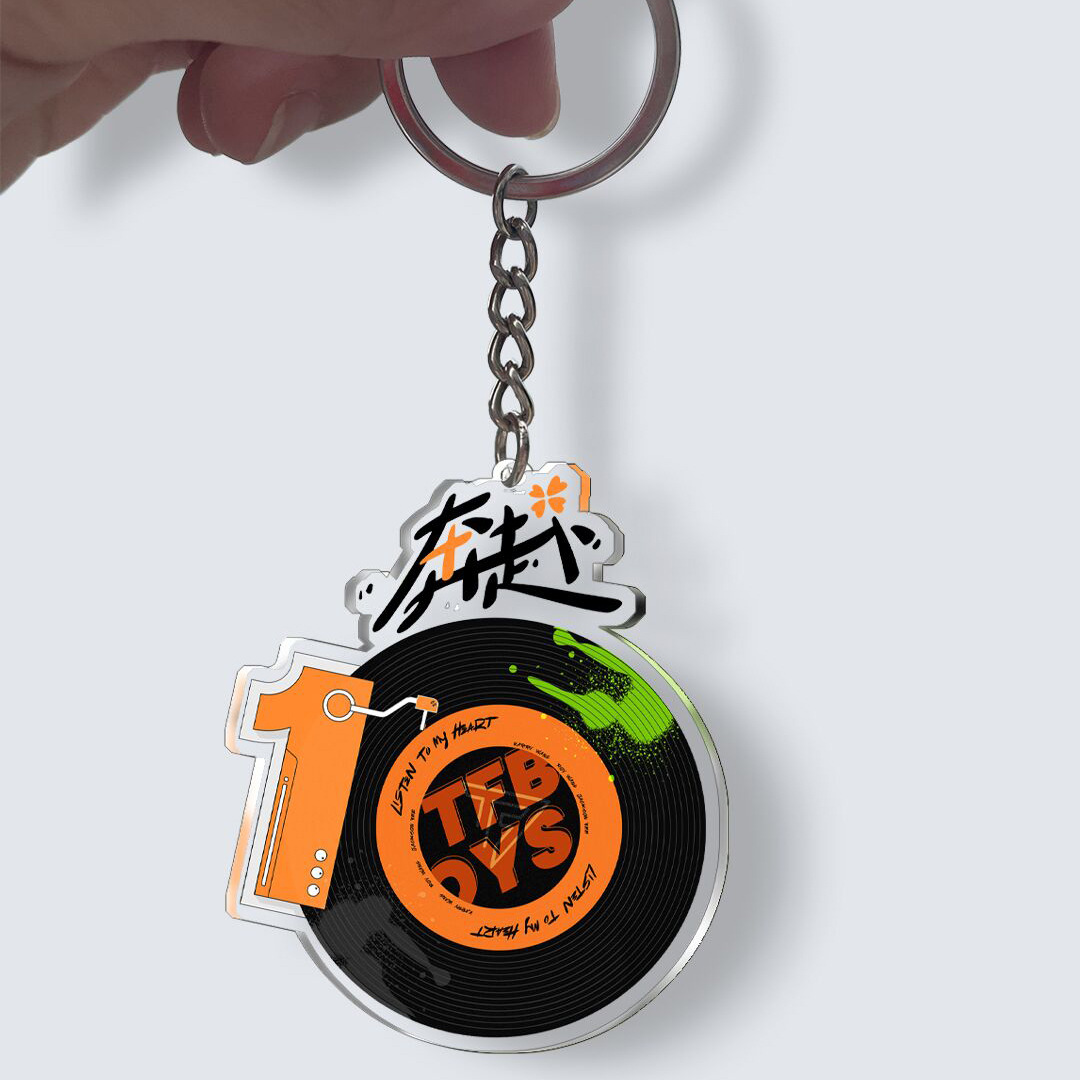 (2개) TFBOYS 10 주년 기념 콘서트 기념품 주변 귀여운 아크릴 키 체인 배낭 펜던트 액세서리