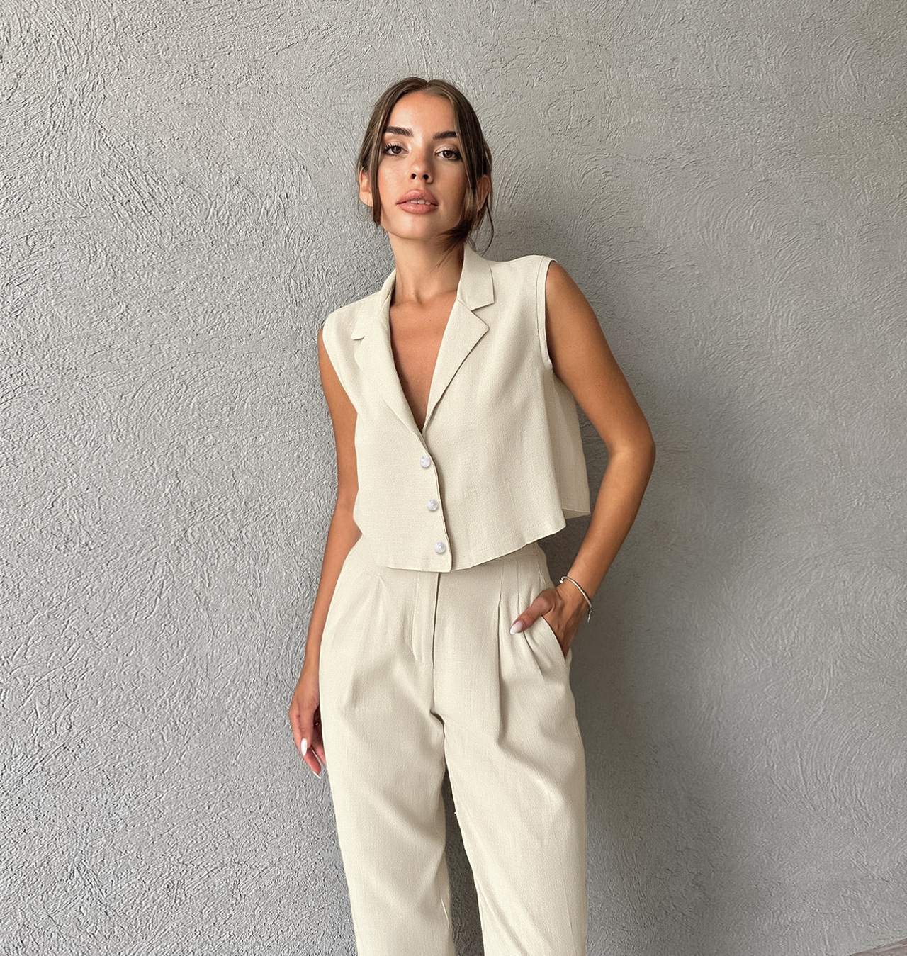 Ropa de mujer Traje casual de moda de verano de algodón y lino de color puro chaleco suelto sexy sin mangas pantalones versátiles traje simple de dos piezas_voghion.com