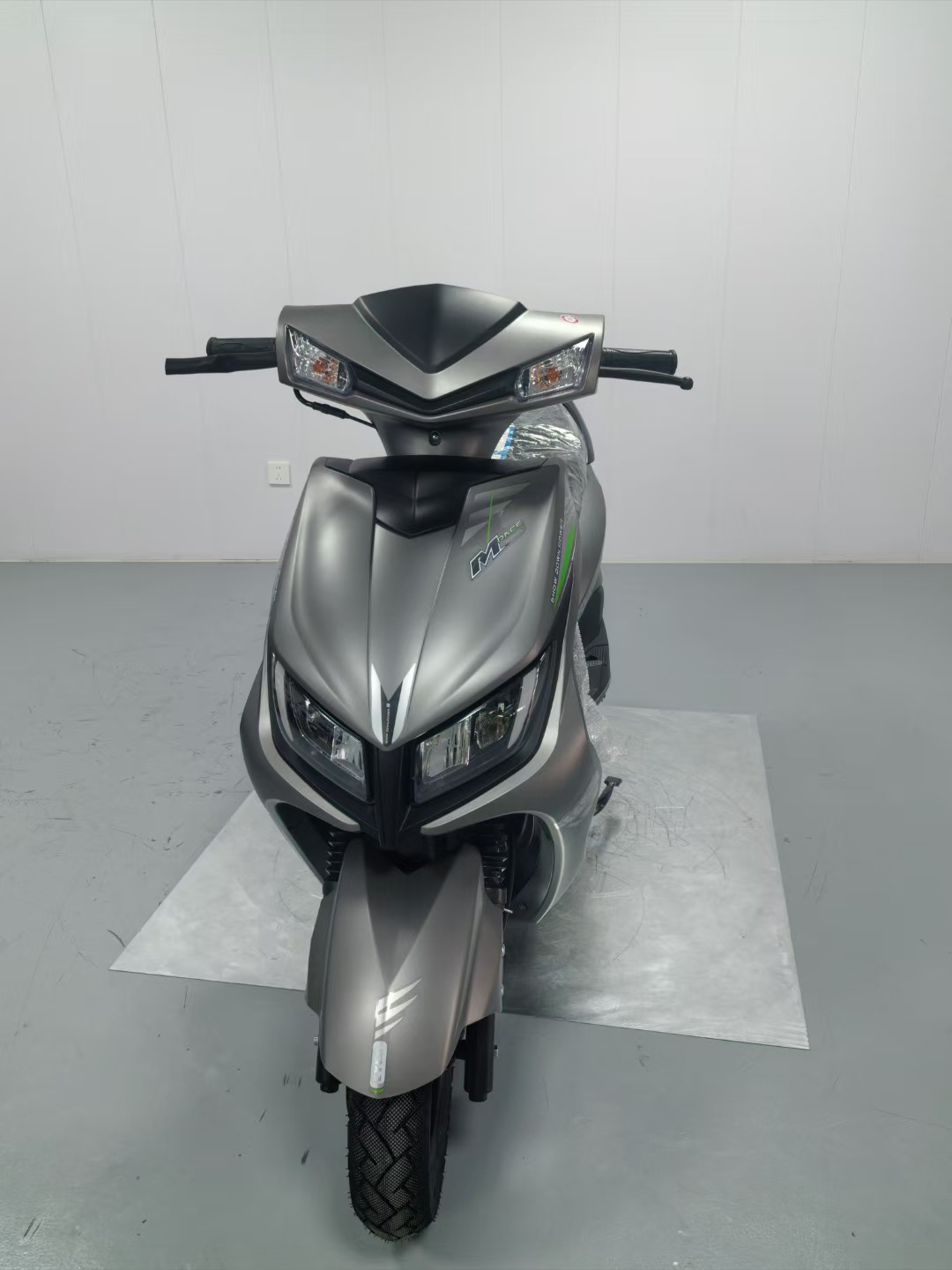 Cross-Border Exclusive Supply of Angel-Eye Motorcycles, Scooters, Fuel-Powered Motorcycles, Long-Lasting and Fuel-Efficient Scooters